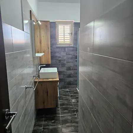 Apartment Budrak Sukosan
